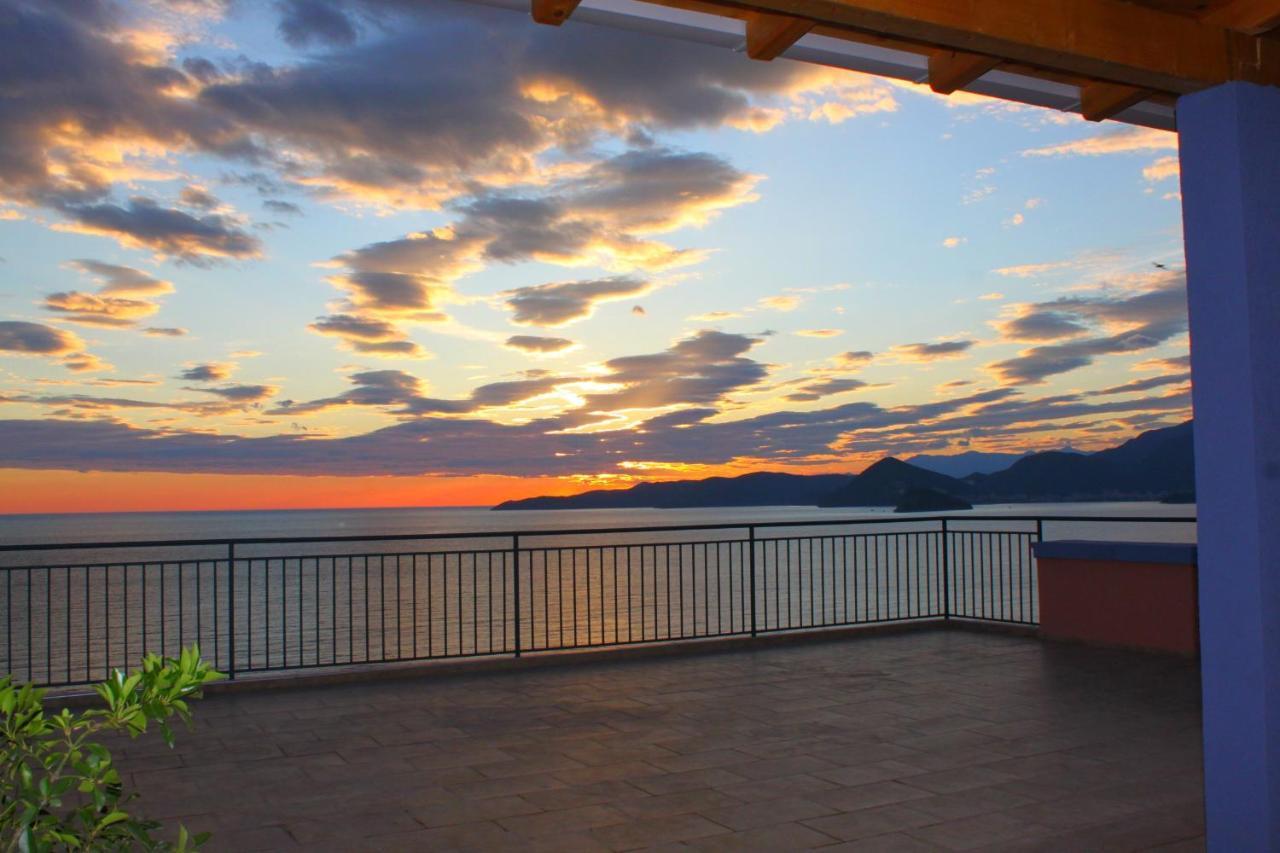 Blue Mediterranean Apartments Sveti Stefan Exterior photo