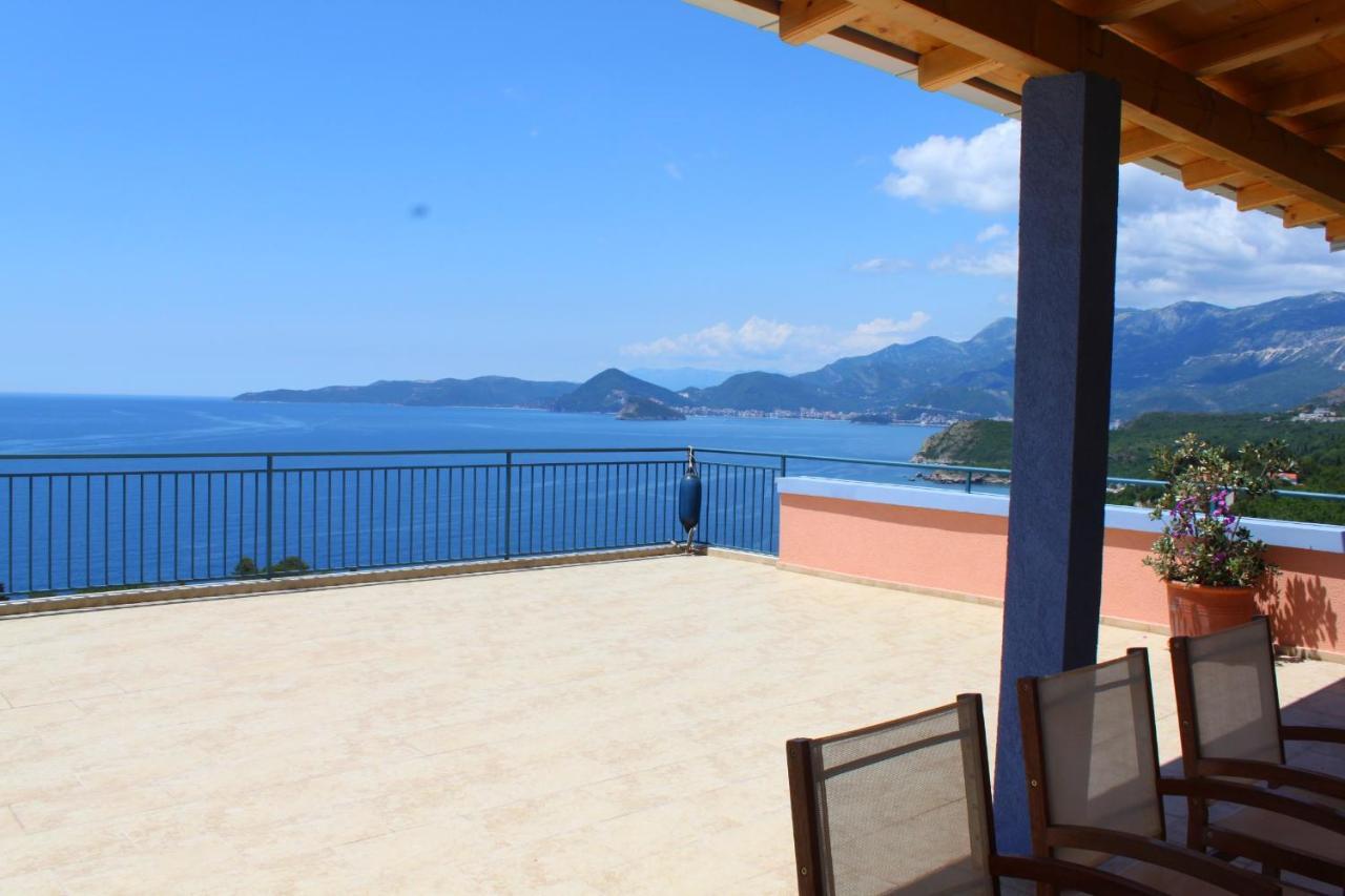 Blue Mediterranean Apartments Sveti Stefan Exterior photo